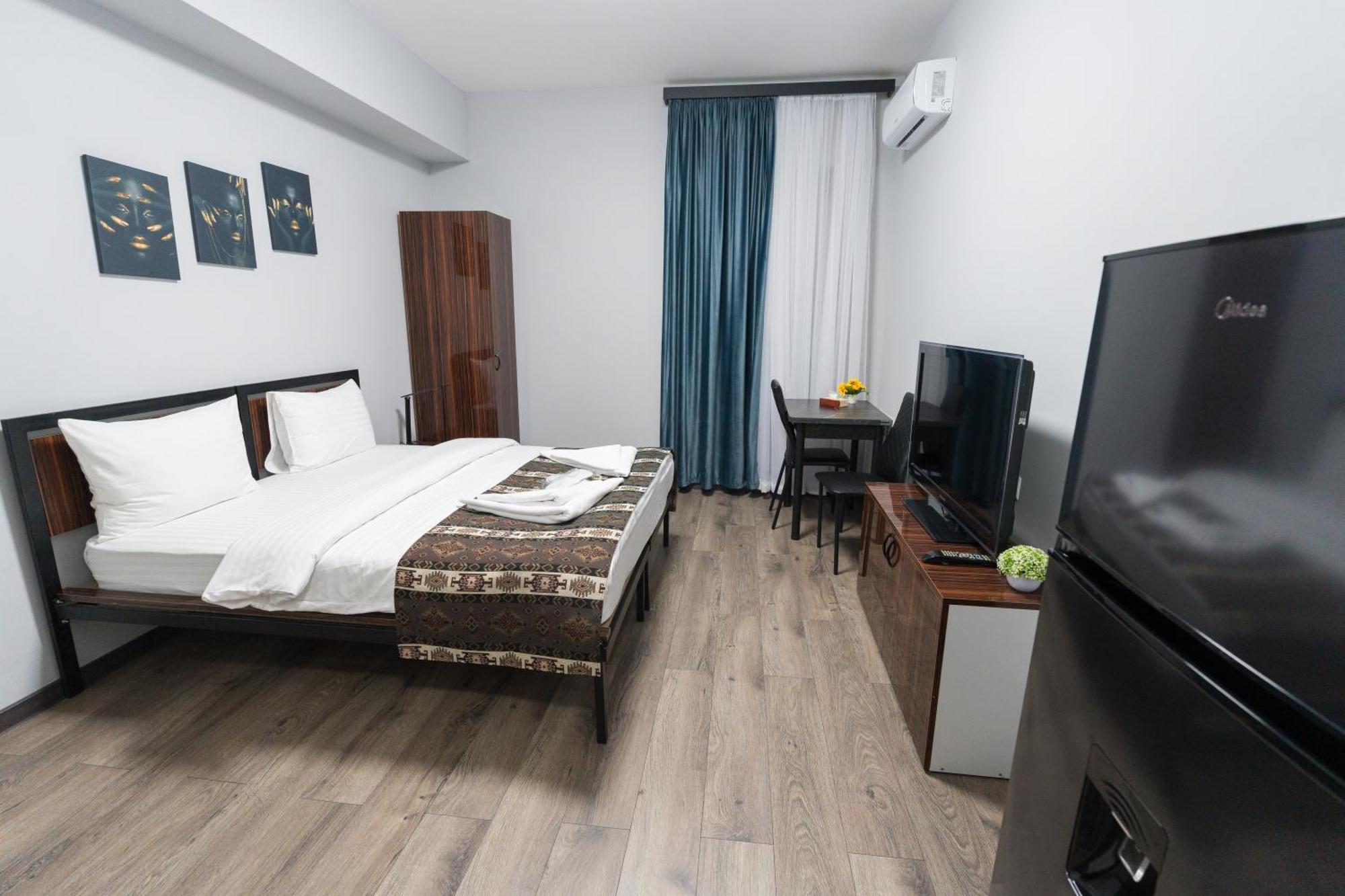 Gh Family Hotel Erévan Extérieur photo