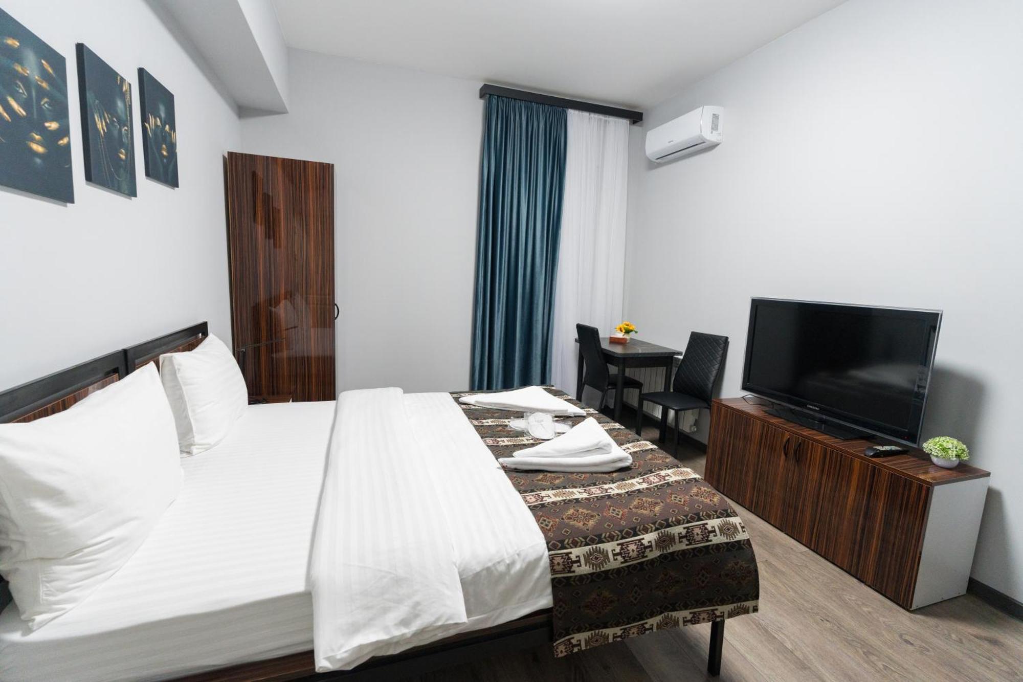 Gh Family Hotel Erévan Extérieur photo
