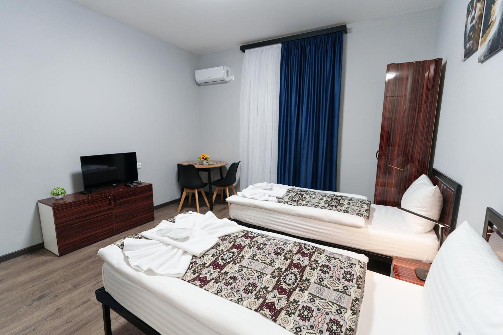 Gh Family Hotel Erévan Extérieur photo