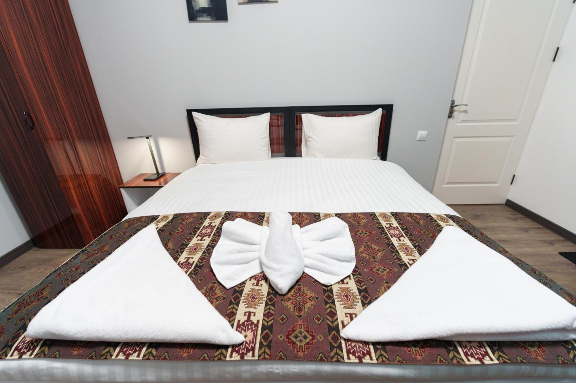 Gh Family Hotel Erévan Extérieur photo