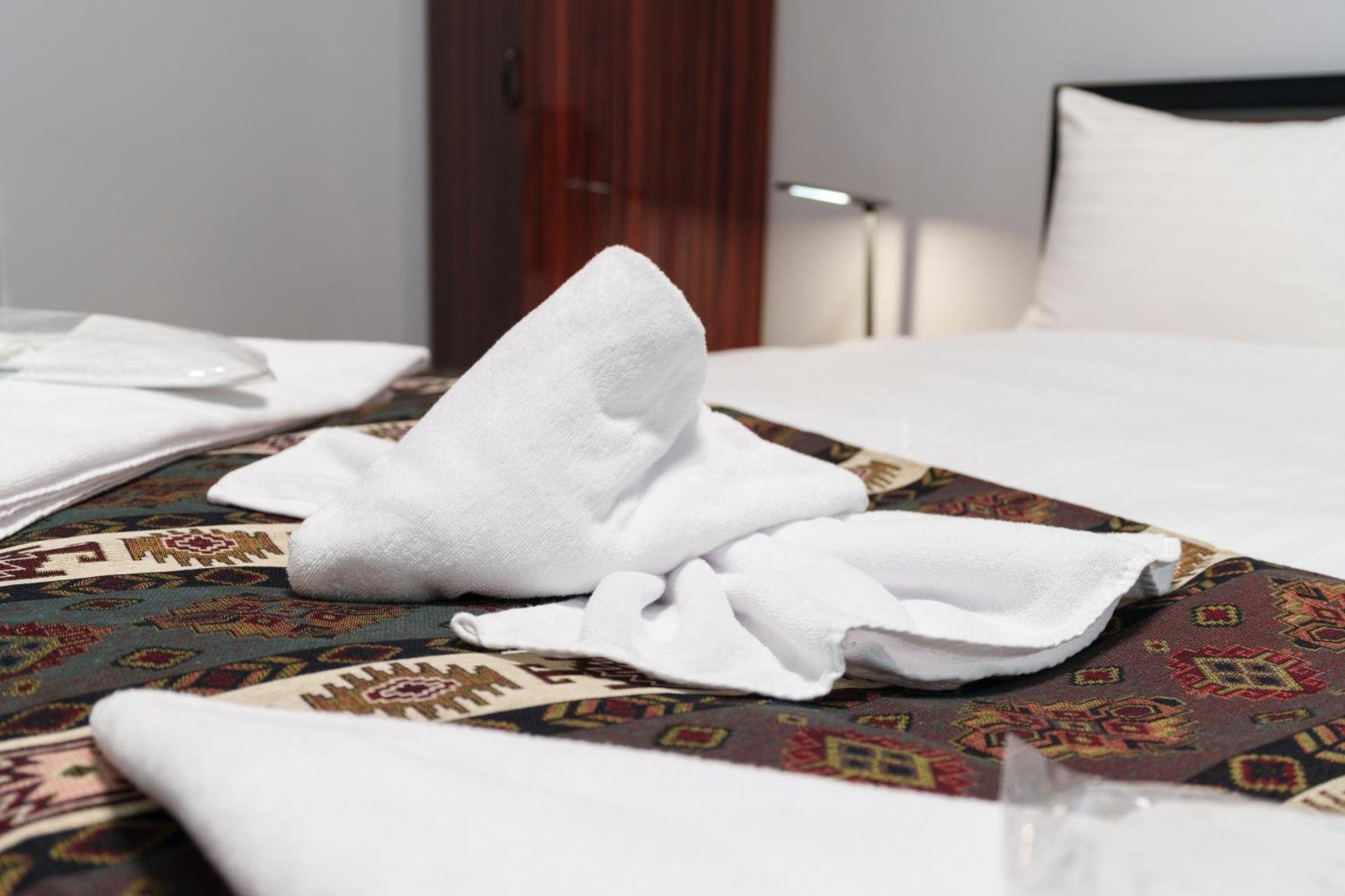 Gh Family Hotel Erévan Extérieur photo